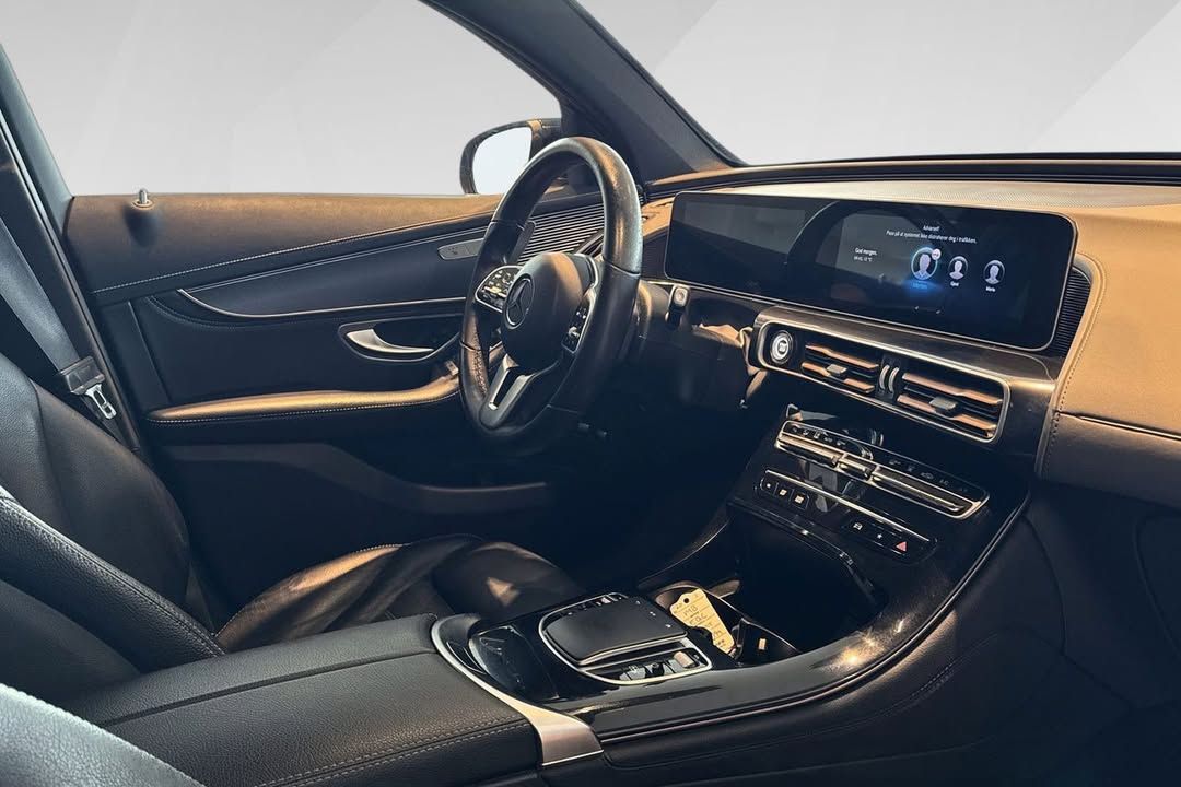 Mercedes-Benz EQC400 – 2020