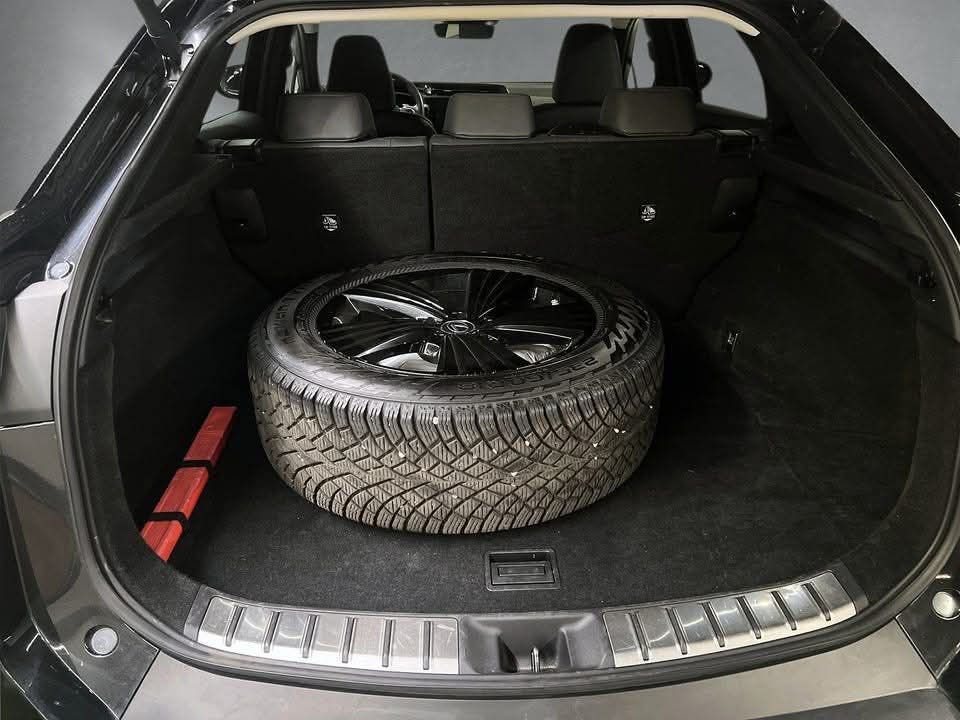 Lexus RZ450e – 2024