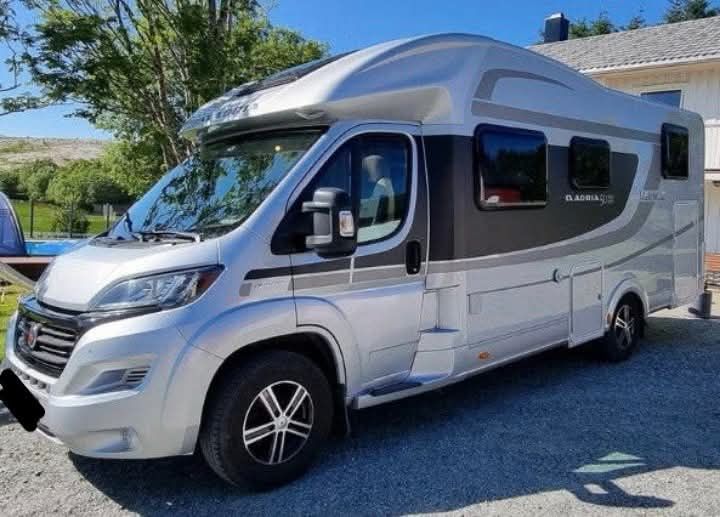 Camping-car : Adria Matrix M 670 SL