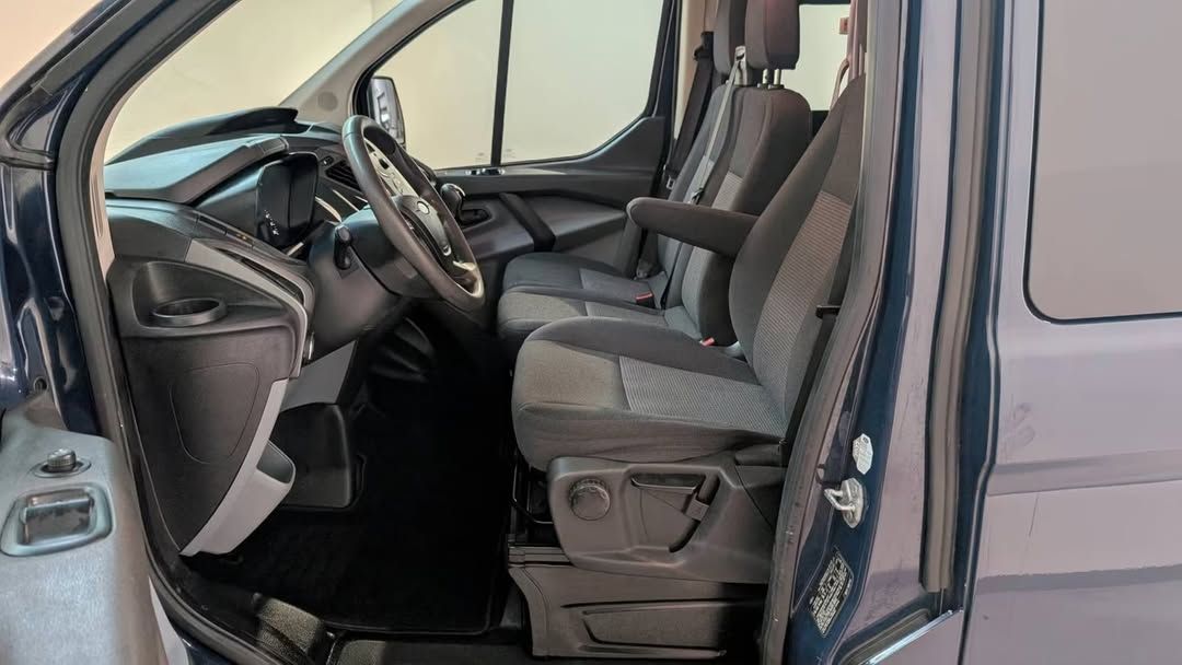 Ford Transit Custom 2.2 TDCI transformé en camping-car