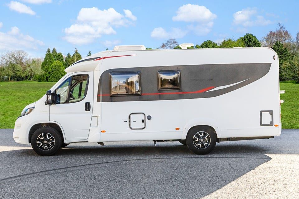 Camping-car : Bürstner BT6603