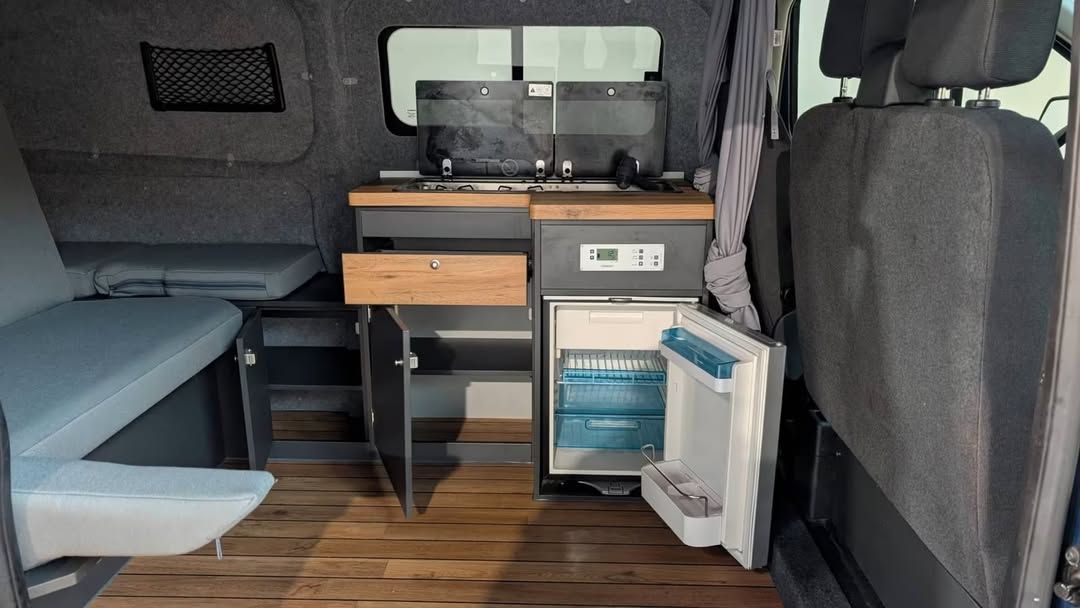 Ford Transit Custom 2.2 TDCI transformé en camping-car