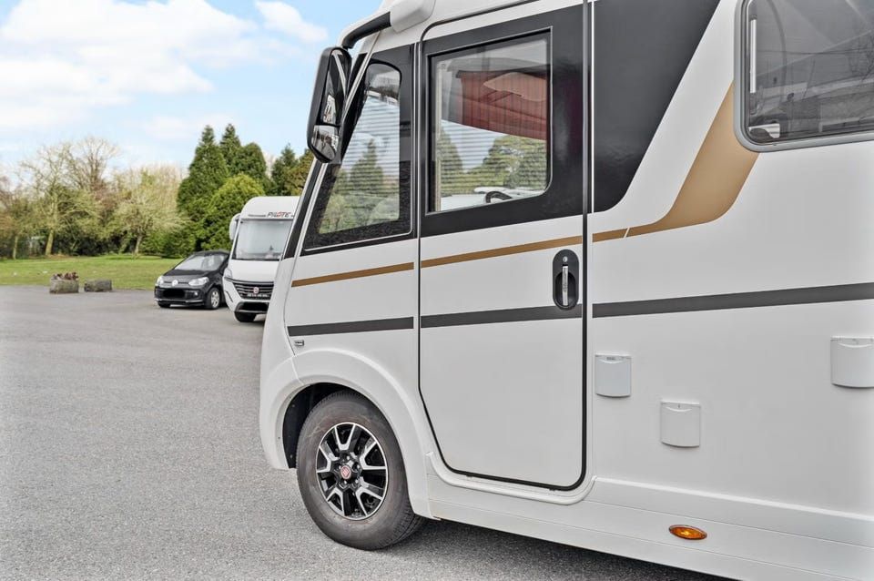 Camping-car : Eura Mobil IL 695 EB
