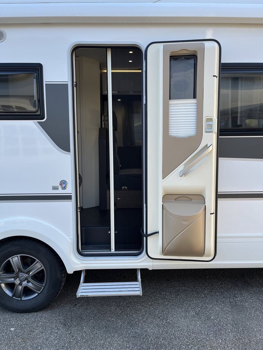 Adria CORAL XL A 670 DK