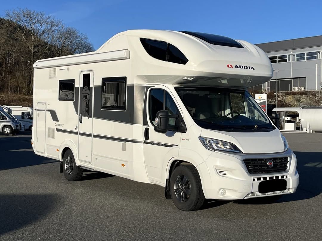 Adria CORAL XL A 670 DK