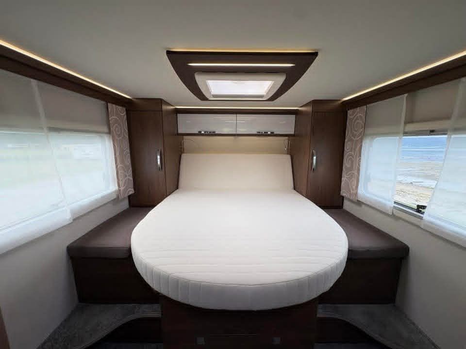 Camping-car : Frankia Platin 8400 QD U.SENKESENG / 4 x SOLCELLE