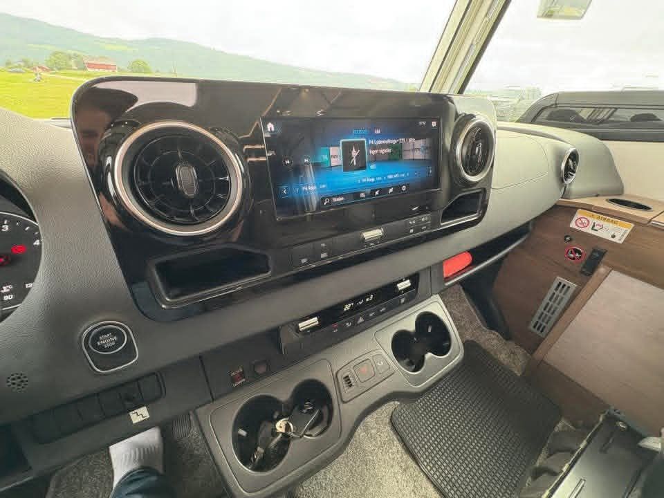 Camping-car : Frankia Platin 8400 QD U.SENKESENG / 4 x SOLCELLE