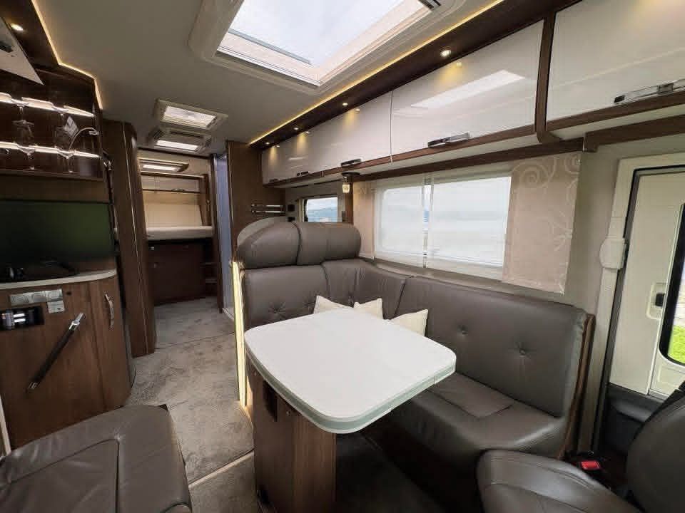 Camping-car : Frankia Platin 8400 QD U.SENKESENG / 4 x SOLCELLE