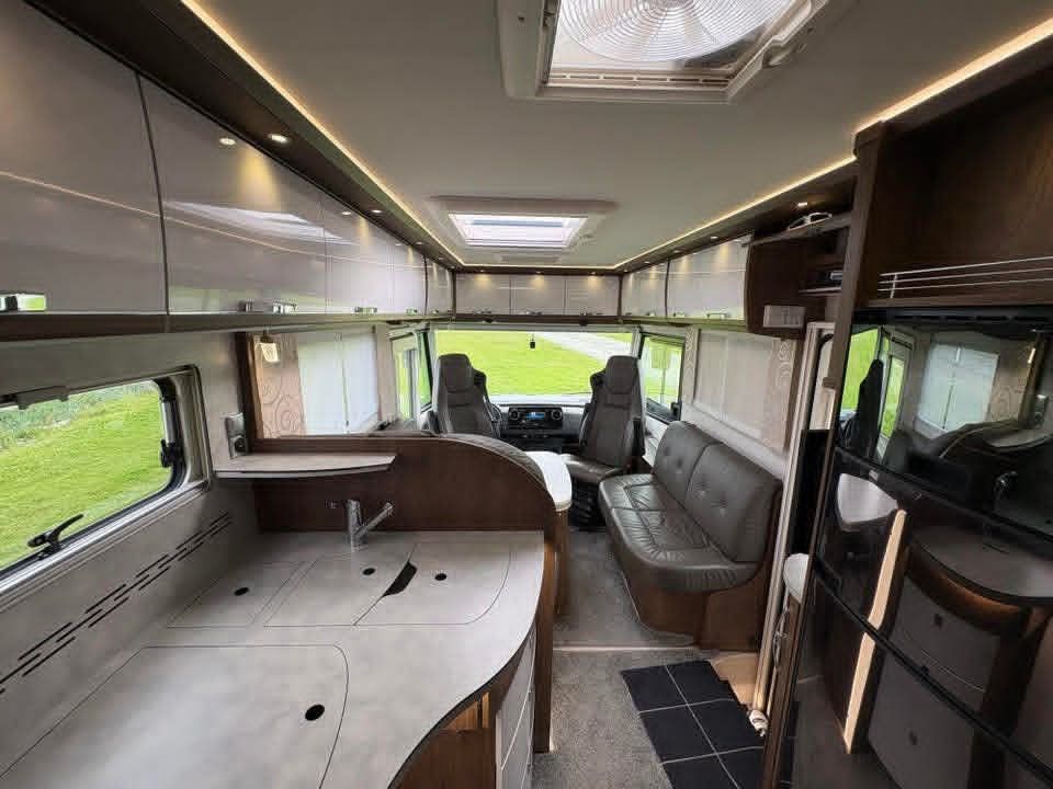 Camping-car : Frankia Platin 8400 QD U.SENKESENG / 4 x SOLCELLE