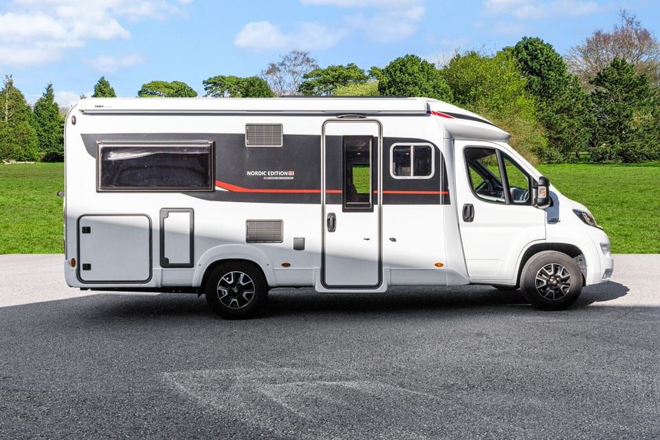 Camping-car : Bürstner BT6603